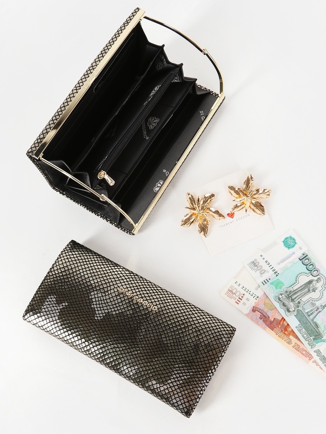 Женский кошелек из натуральной кожи с лазерной обработкой