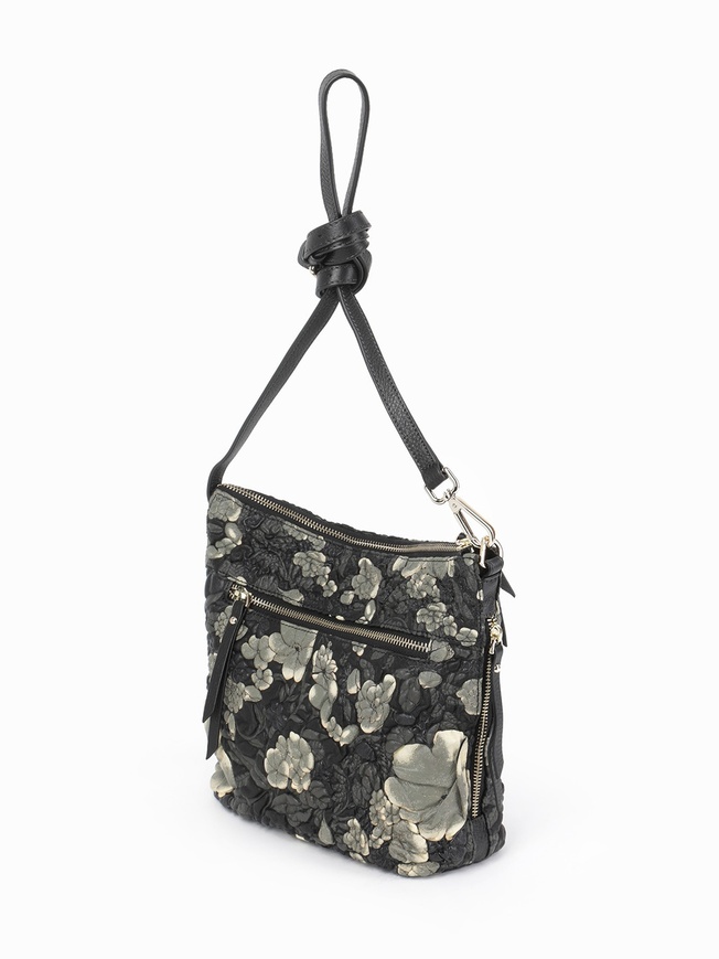 Сумка кросс-боди из мягкой кожи с объемным цветочным тиснением букле