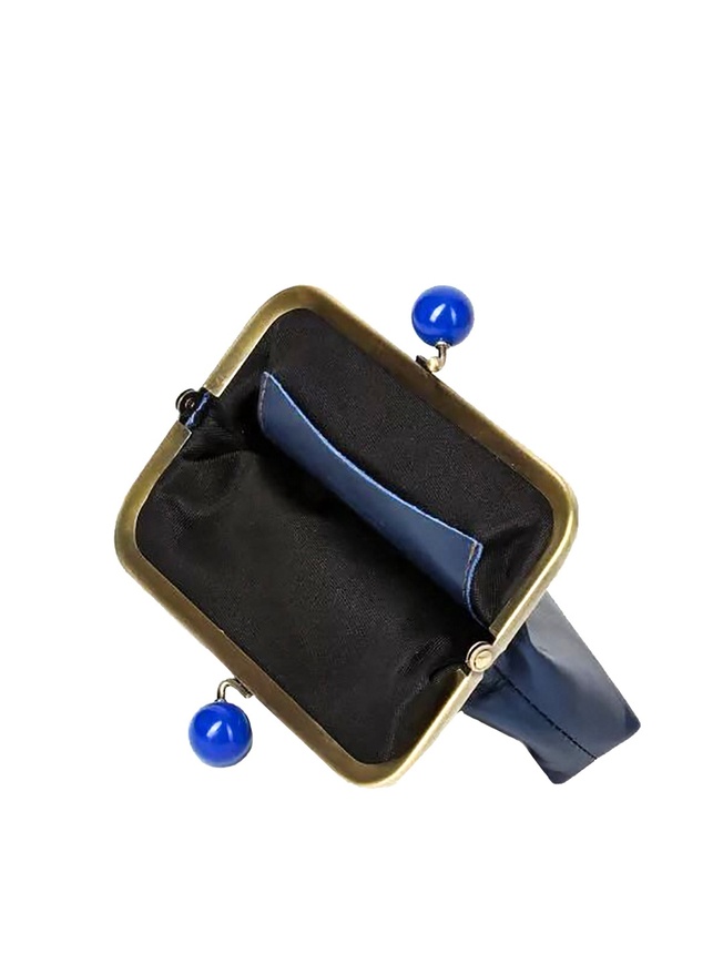 Женская косметичка-ридикюль из мягкой кожи с ярко-синими бусинами