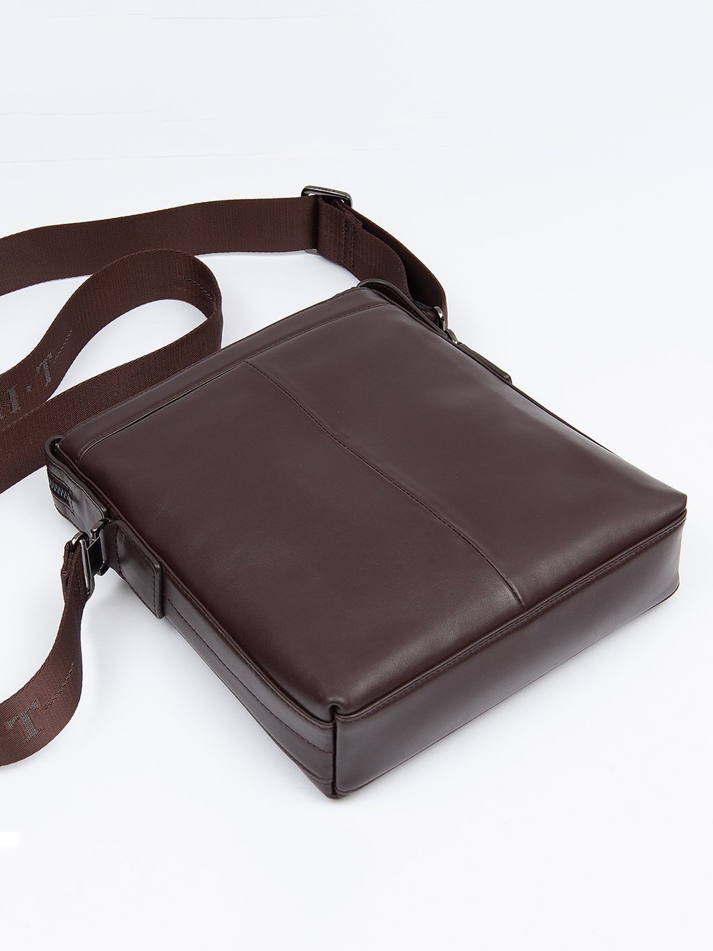 Фото Кожаная мужская сумка через плечо коричневого цвета Сумки через плечо