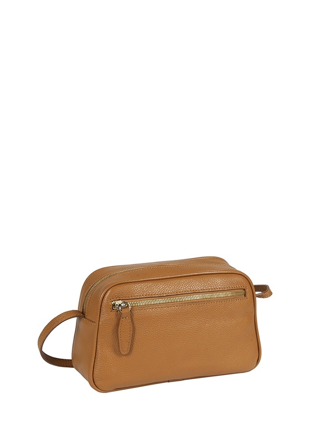 Небольшая сумочка кросс-боди из мягкой стеганой кожи с золотистыми клепками