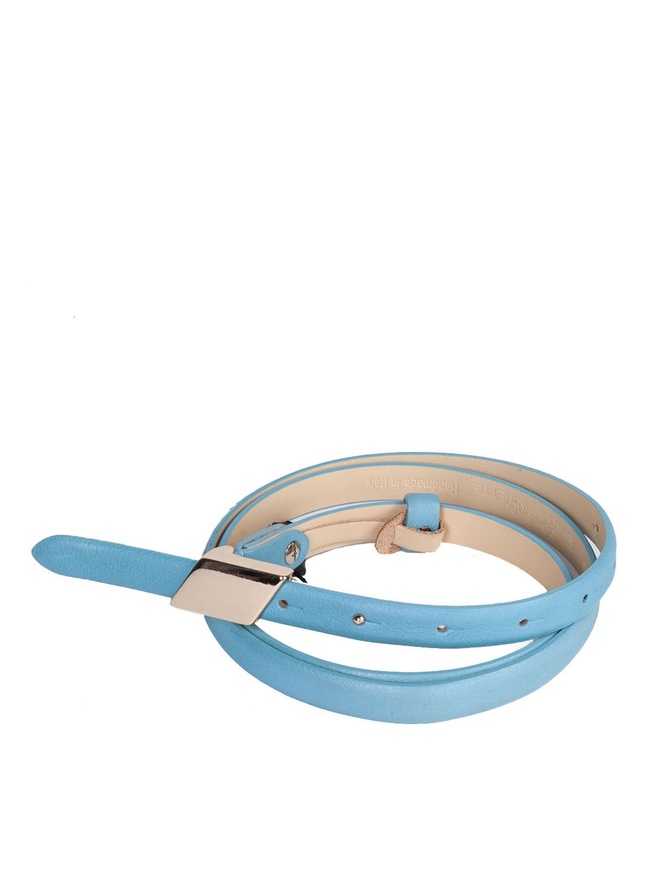 Узкий женский ремень из матовой кожи с элегантной пряжкой золотого оттенка