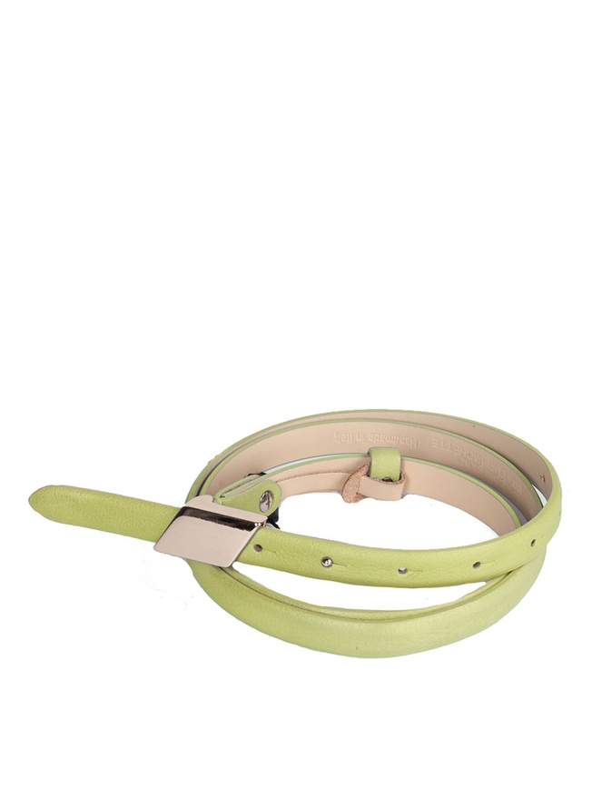 Узкий женский ремень из матовой кожи с элегантной пряжкой золотого оттенка