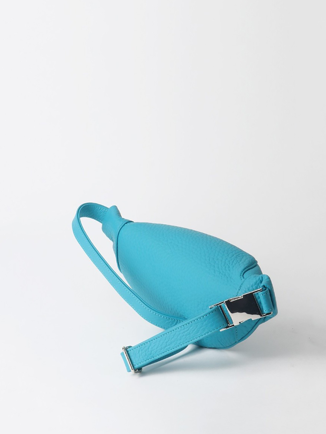 Фото Женская сумка на пояс из нежно голубой кожи Сумки на пояс