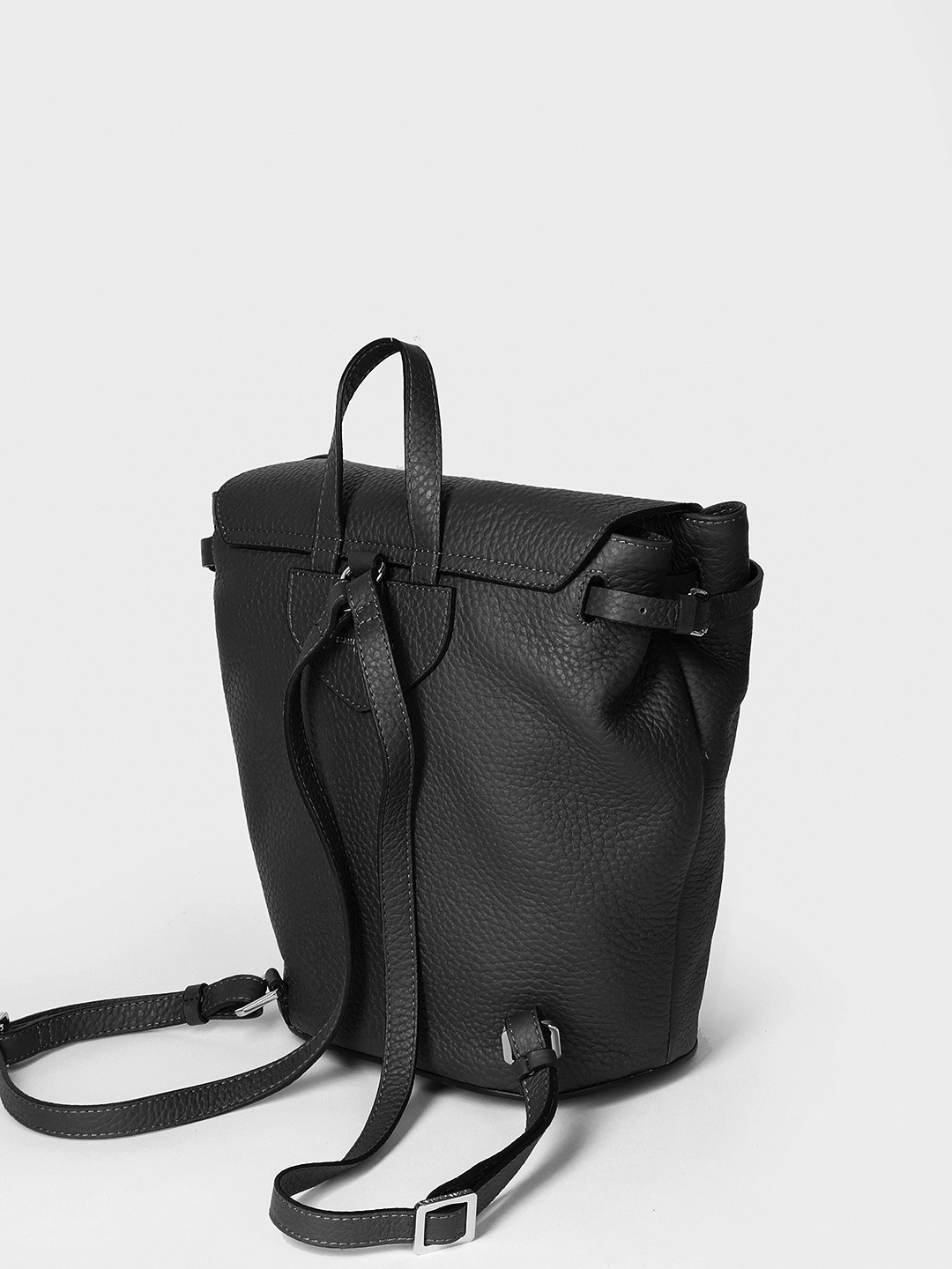 Изображение Женский рюкзак ведро из кожи черного цвета Gianni Chiarini 7201 QNT nero Фото Женский рюкзак ведро из кожи черного цвета Рюкзаки