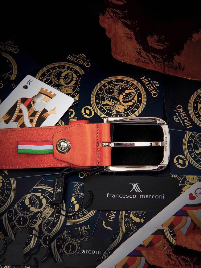 Широкий джинсовыймремень из гладкой терракотовой кожи с хромированной пряжкой