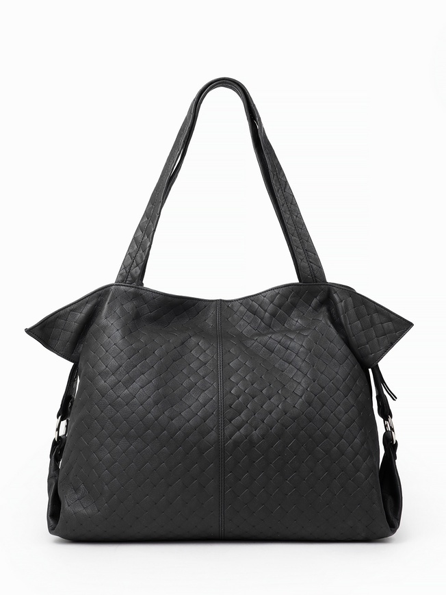 Женская сумка-тоут в мягком силуете из плетеной кожи