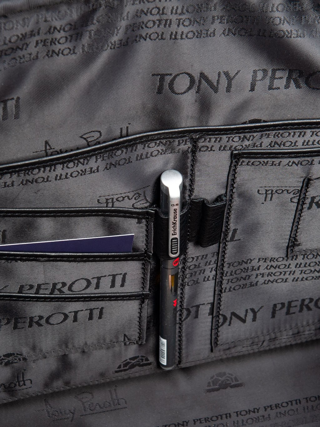 Изображение Дорожная сумка из фактурной кожи «Contatto» Tony Perotti 564479/1 Фото Дорожная сумка из фактурной кожи «Contatto» Дорожные сумки