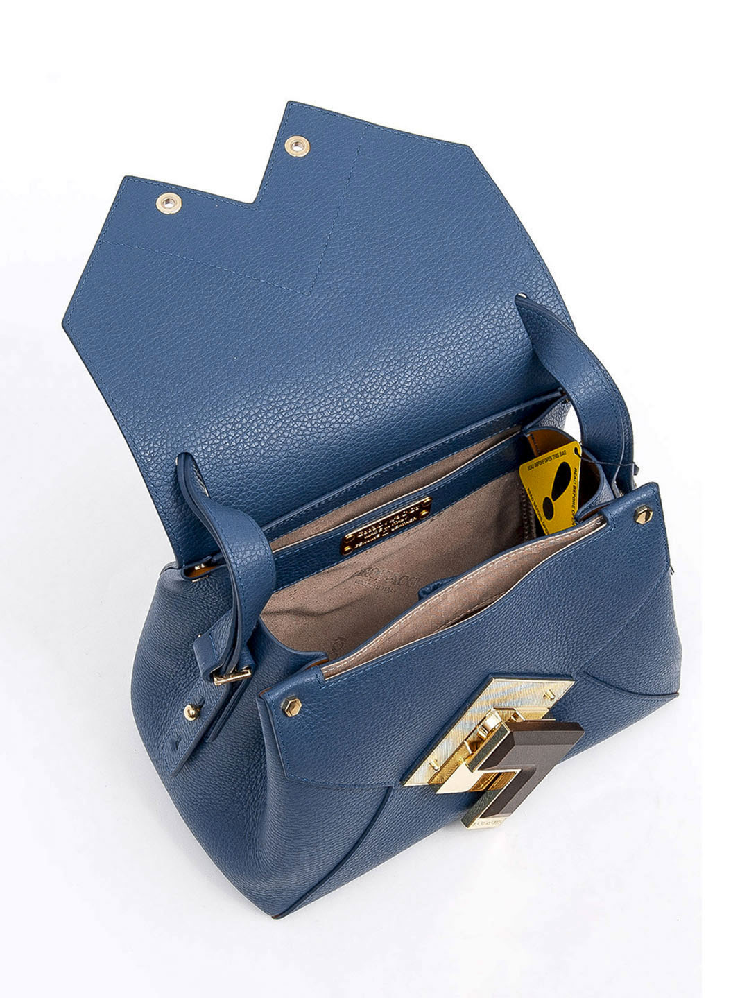 Фото Женская сумка из мягкой премиальной кожи с декором из натурального дерева Классические сумки