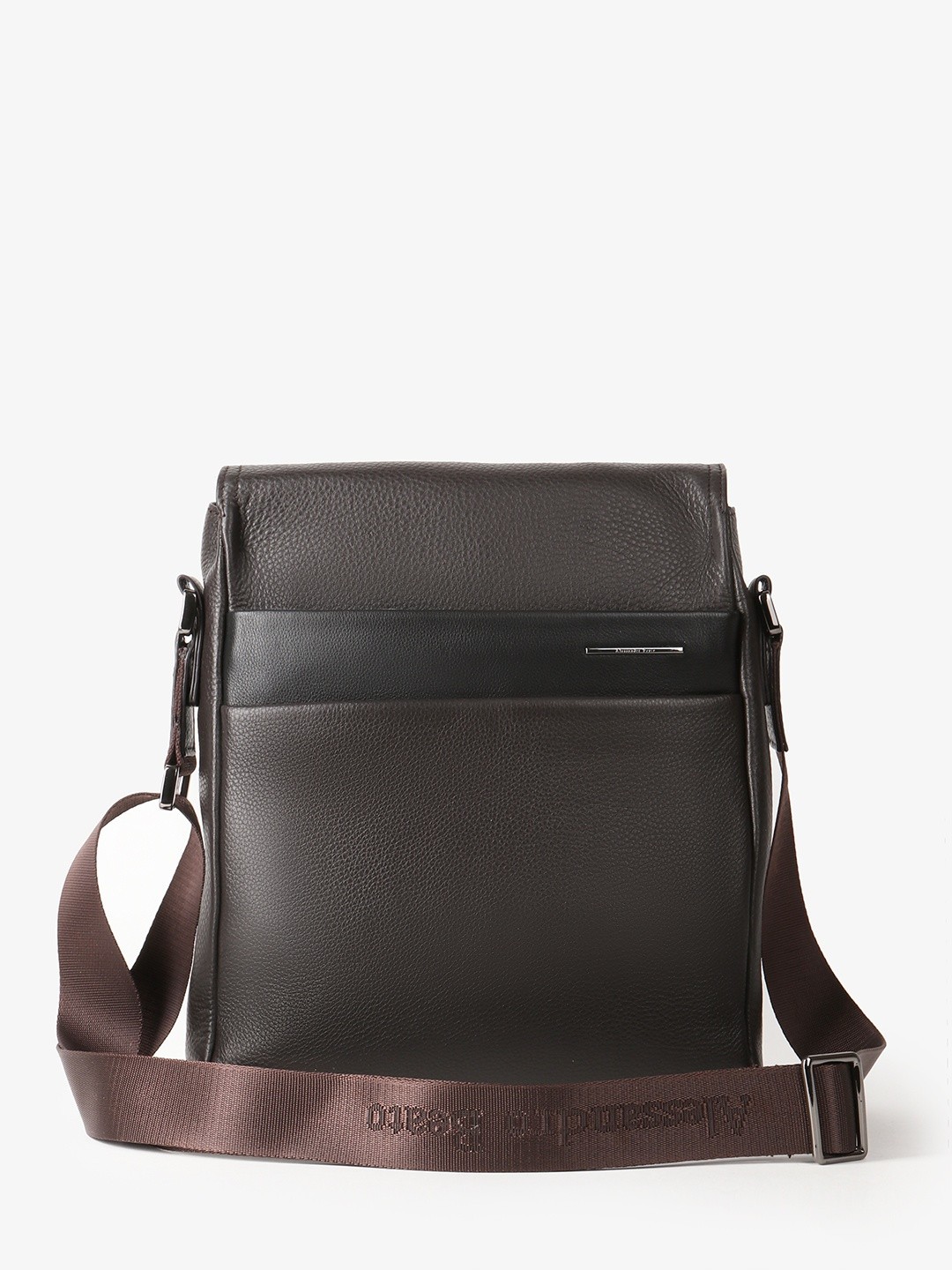 Изображение Мужская сумка-планшет из кожи коричневого цвета Alessandro Beato 38435-4A brown Фото Мужская сумка-планшет из кожи коричневого цвета Сумки через плечо