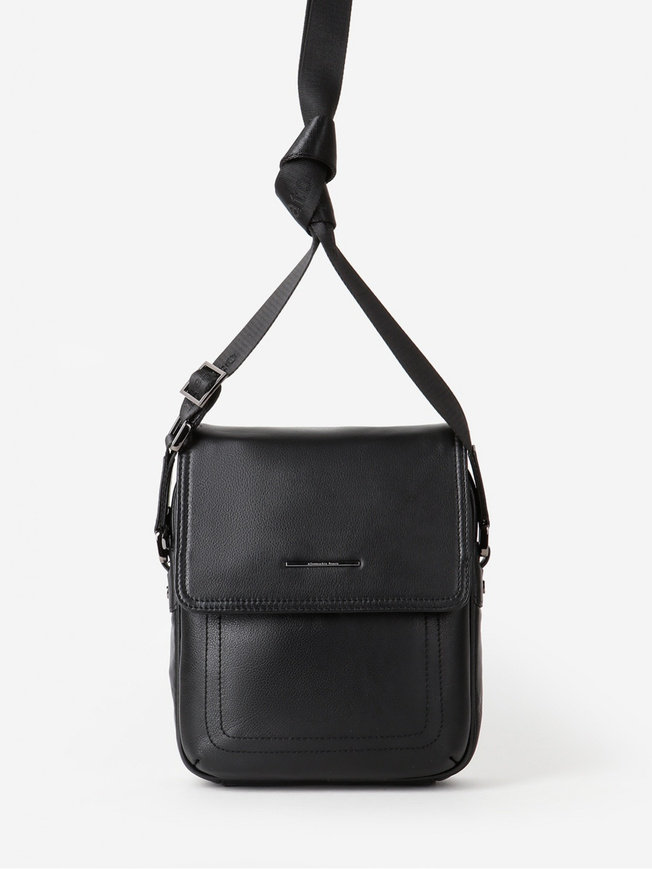 Мужская сумка через плечо с клапаном из кожи черного цвета