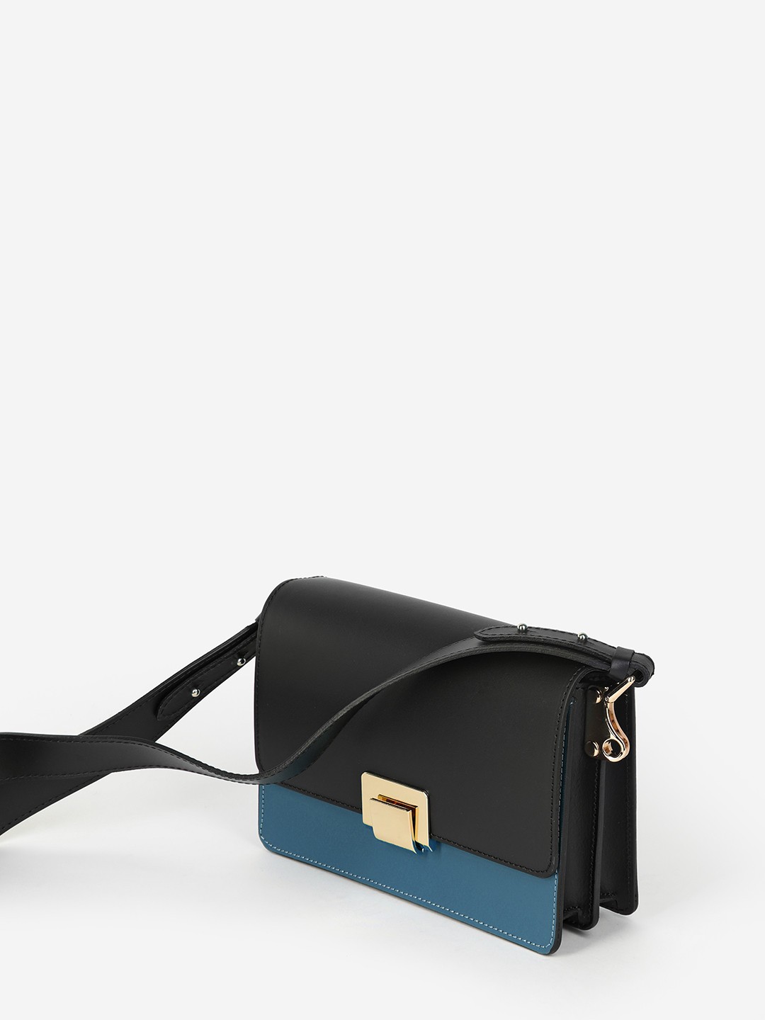 Изображение Маленькая сумочка кросс-боди из матовой кожи Be Nice BN38 ruga nero blu Фото Маленькая сумочка кросс-боди из матовой кожи Сумки кросс-боди