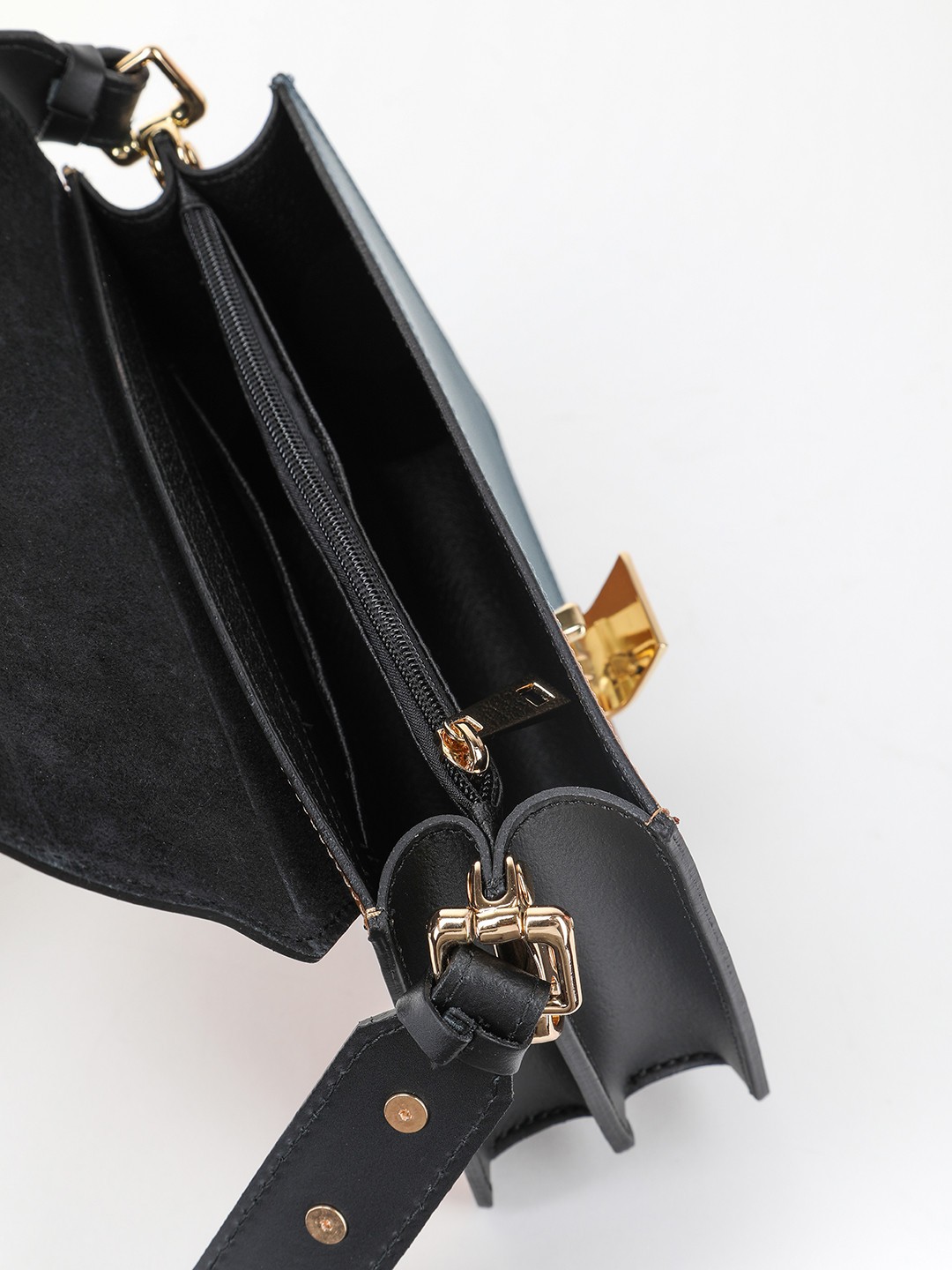 Изображение Маленькая сумочка кросс-боди из матовой кожи Be Nice BN38 ruga nero blu Фото Маленькая сумочка кросс-боди из матовой кожи Сумки кросс-боди