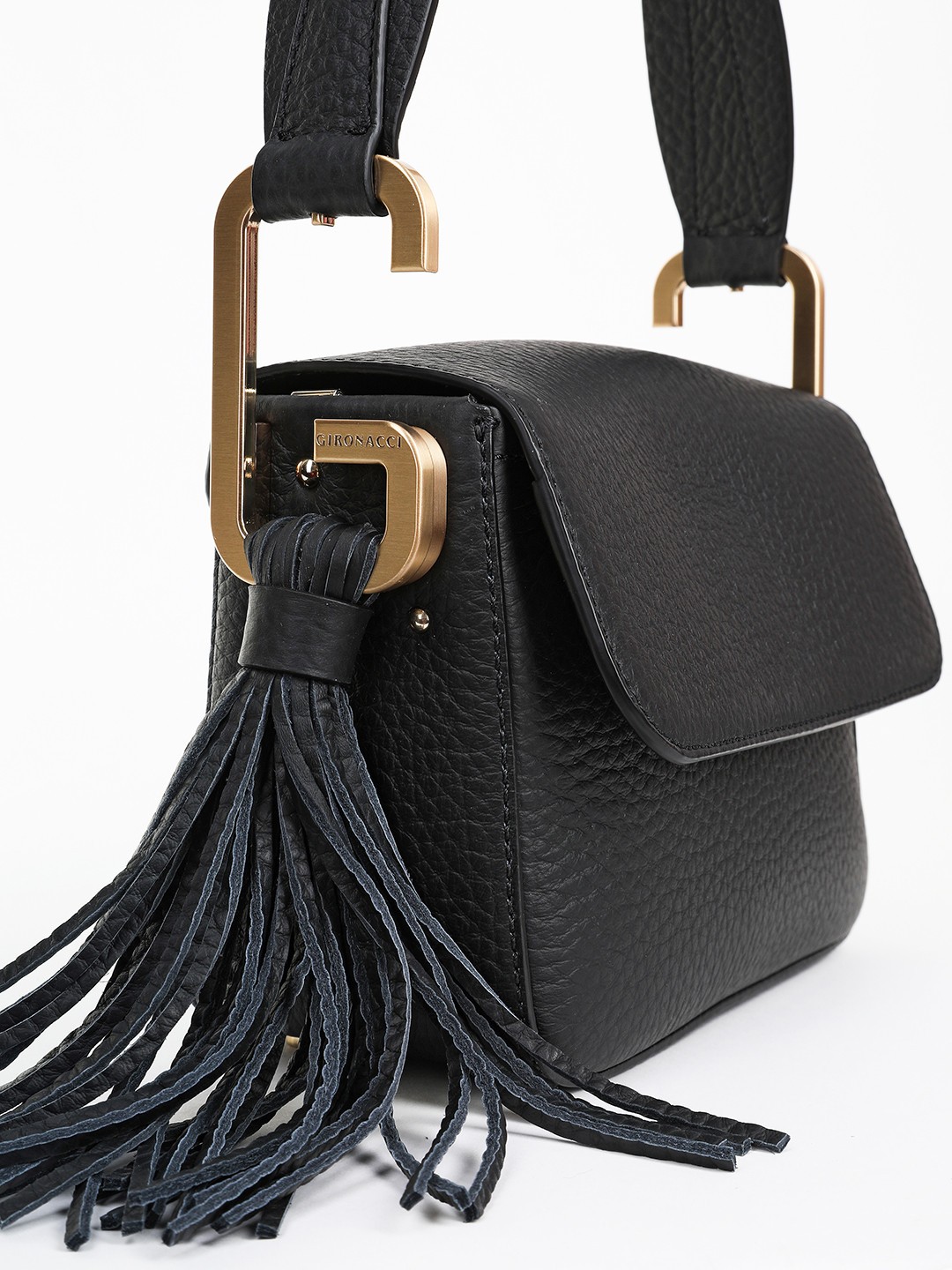 Изображение Маленькая сумка-флап с трендовой кисточкой Gironacci 2534 velvet nero Фото Маленькая сумка-флап с трендовой кисточкой Классические сумки