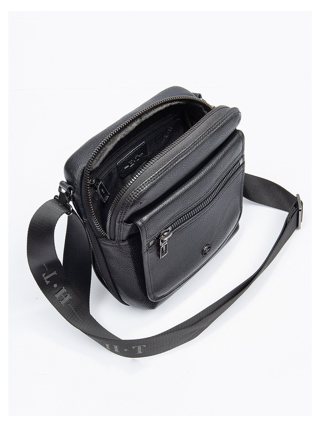 Кожаная мужская сумка через плечо черного цвета