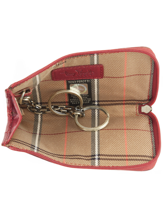 Красная кожаная ключница с двумя кольцами на цепочке