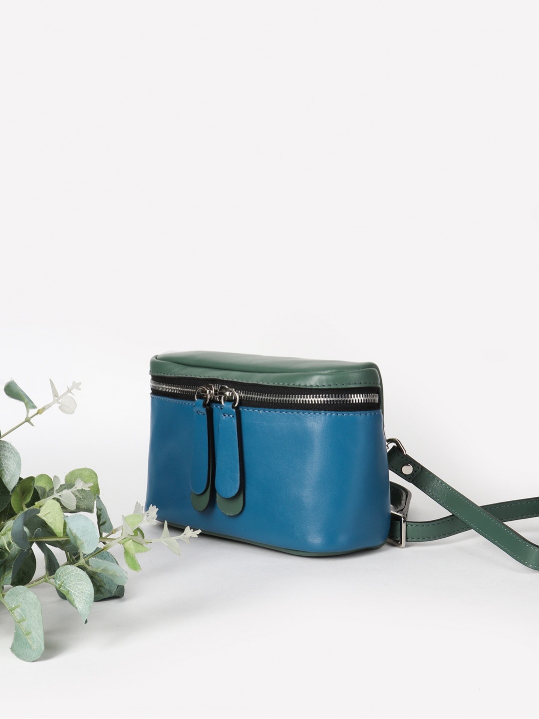 Изображение Женская поясная сумка из мягкой кожи Gianni Chiarini 6585 PIU-BIC pavone combat green Фото Женская поясная сумка из мягкой кожи Сумки на пояс