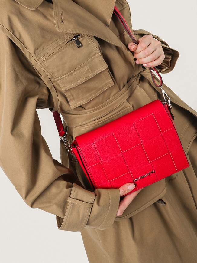 Женская сумка кросс-боди с плетеным клапаном