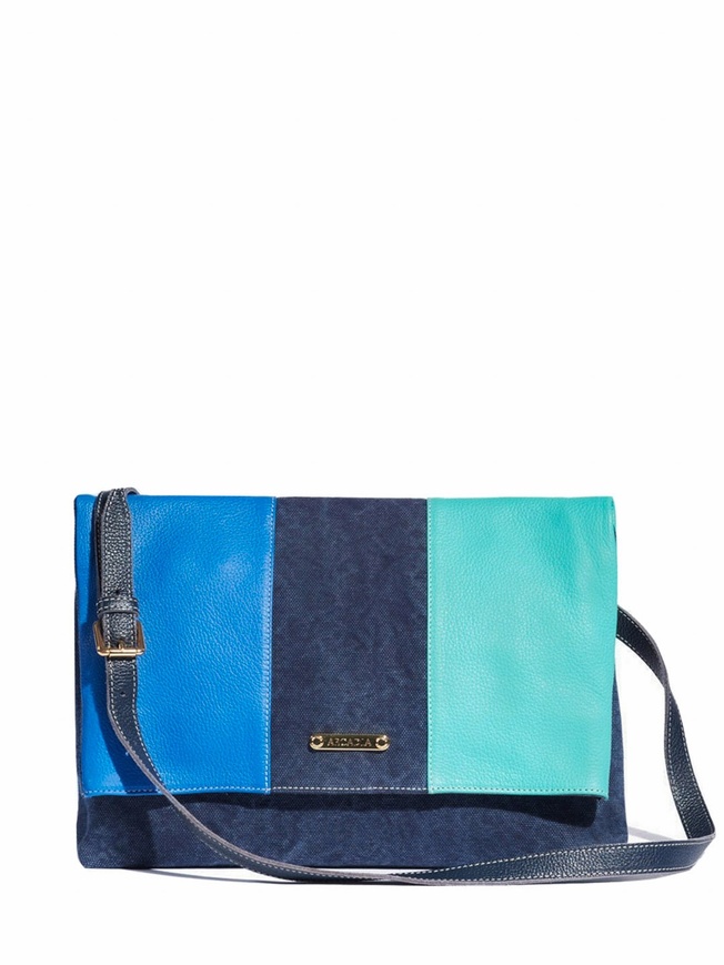 Женская сумка-конверт из плотного текстиля с вставками из мягкой зернистой кожи