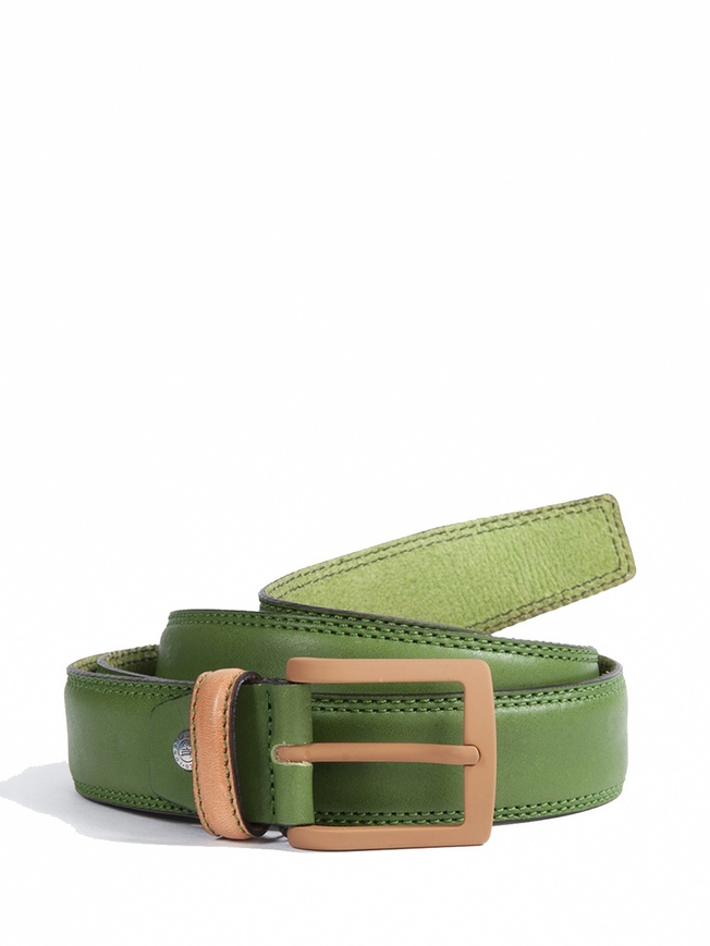 Стильный ремень из гладкой оливковой кожи с бежевой пряжкой 