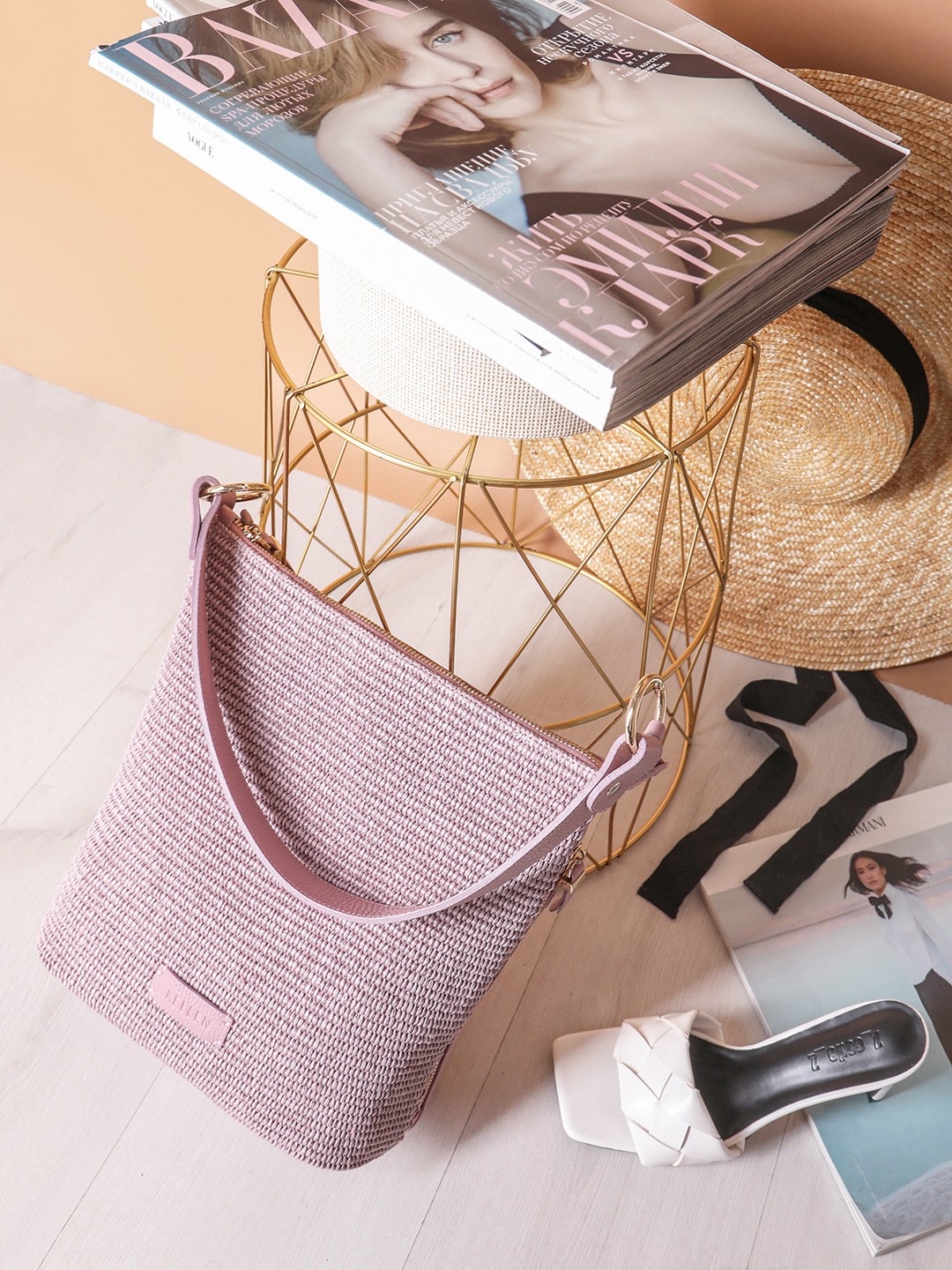 Изображение Женская сумка на плечо из кожи и плетеной рафии Kellen 1280 rosa raffia Фото Женская сумка на плечо из кожи и плетеной рафии Классические сумки