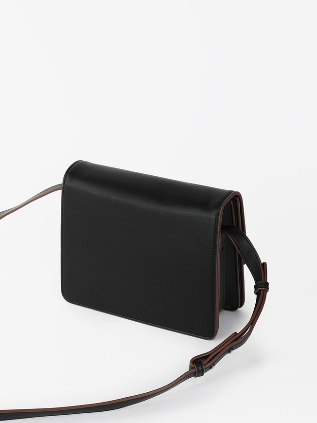 Женская сумочка кросс-боди с круглой пряжкой