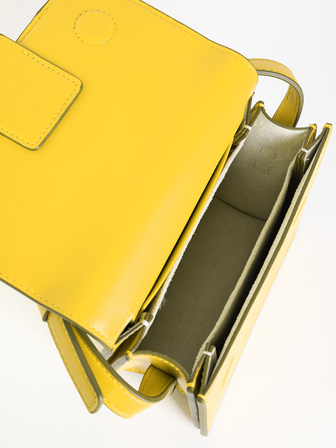 Изображение Женская сумка кросс-боди с крупной пряжкой Ermanno Scervino 12400966 yellow Фото Женская сумка кросс-боди с крупной пряжкой Сумки кросс-боди