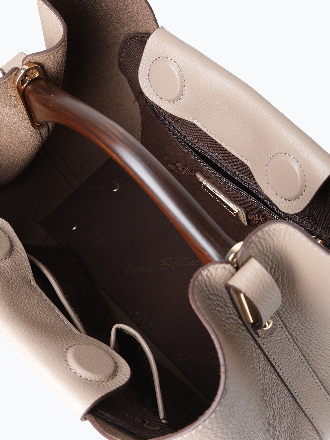 Фото Женская кожаная сумка с деревянной ручкой Классические сумки